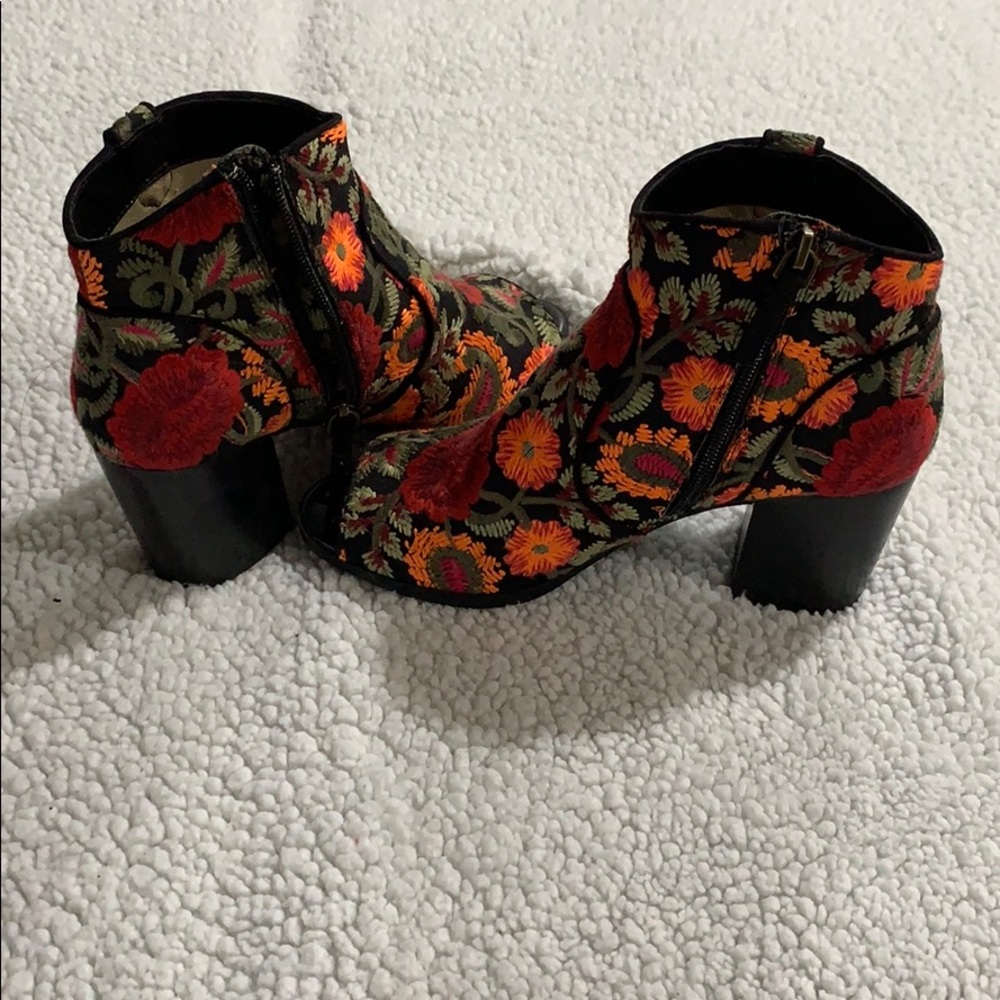 Shoe